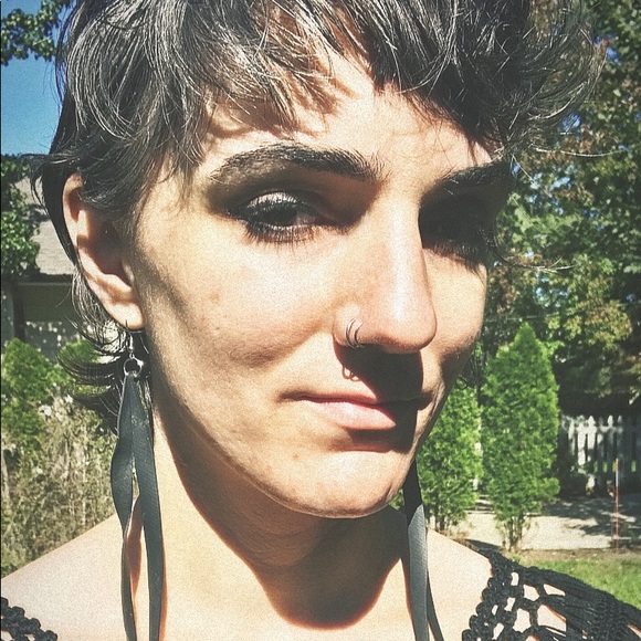 Meet your Posher, Carlie - Picture 1 of 1